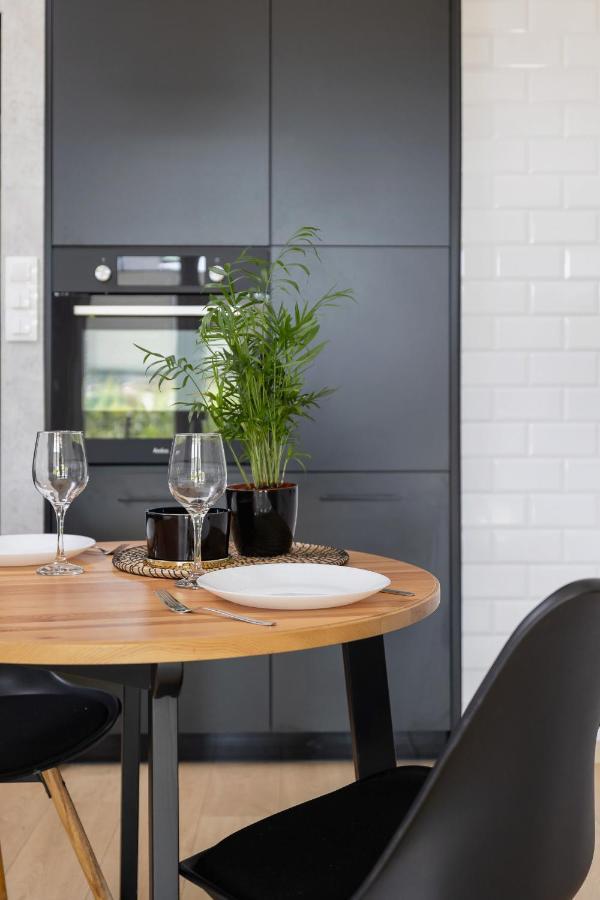 Krakow Studio With Parking & Terrace Near Zalew Bagry By Renters Prestige מראה חיצוני תמונה